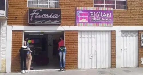 FUCSIA CARRERA 8B BIS 162 CON 32 FUCSIA CARRERA 8B BIS 162 CON 32